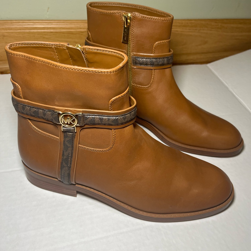 Michael Kors Brown Ankle Booties With Gold Accents 8.5m New